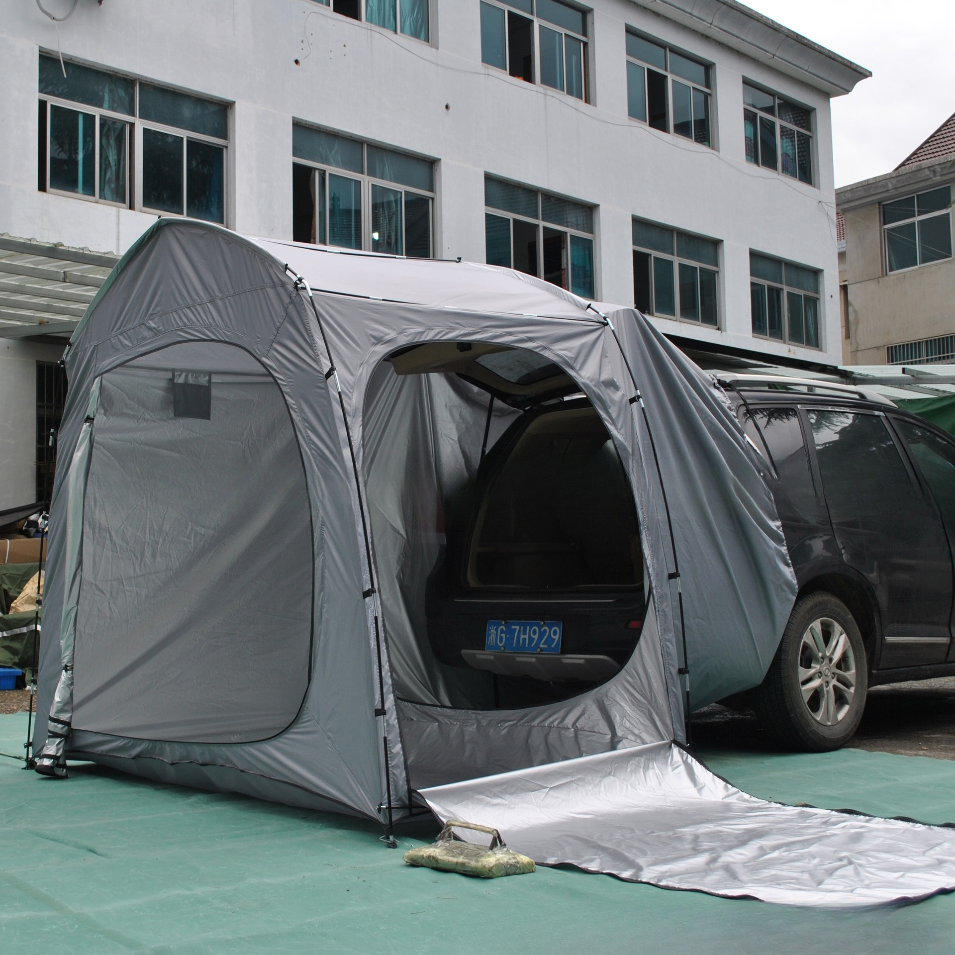 Easy to store full-model rear  - Emergency Mylar Tent incelemesi ve fiyatı